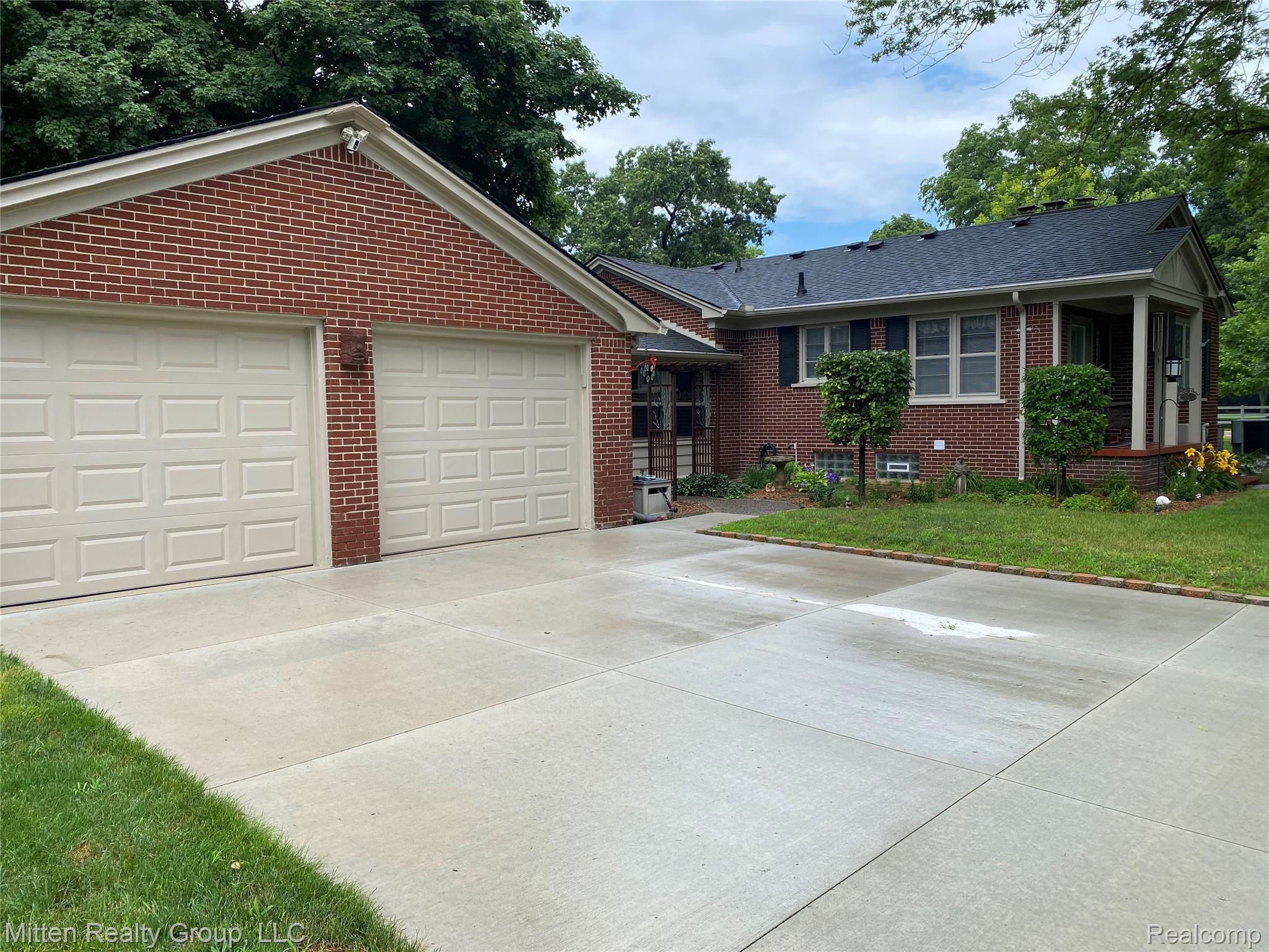 41079 E Ann Arbor Trail