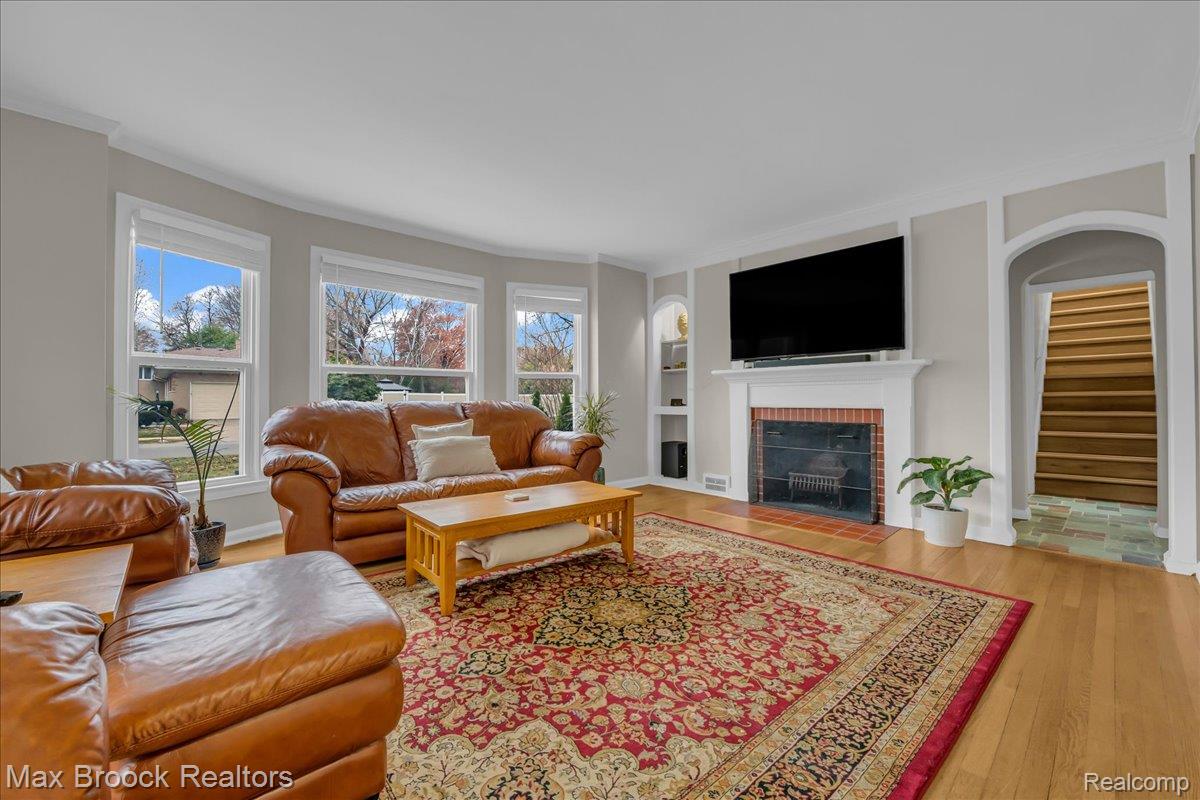 18560 Wiltshire Boulevard