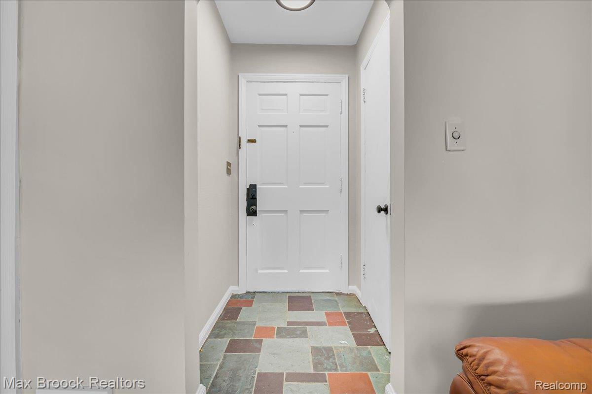 18560 Wiltshire Boulevard