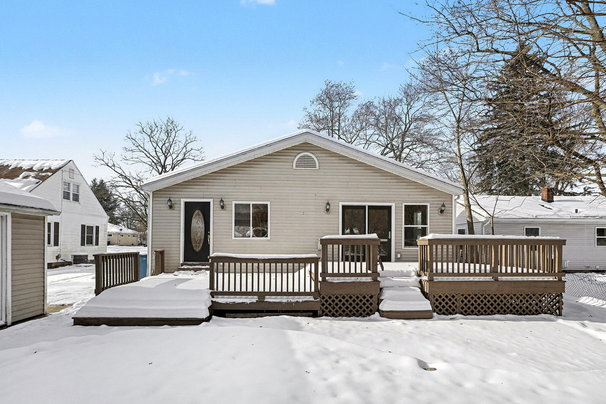 115 N Leland Drive N