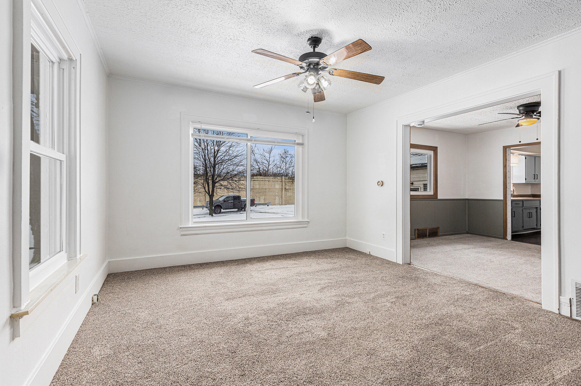 660 Greenlawn Street