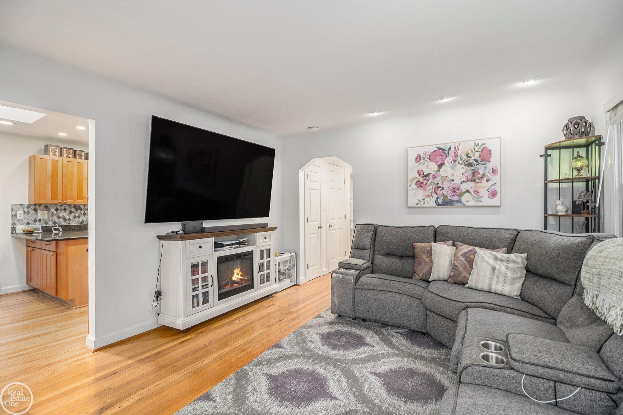 1033 Butternut Avenue