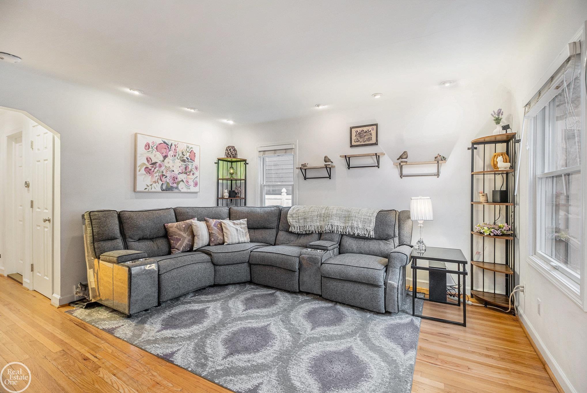 1033 Butternut Avenue