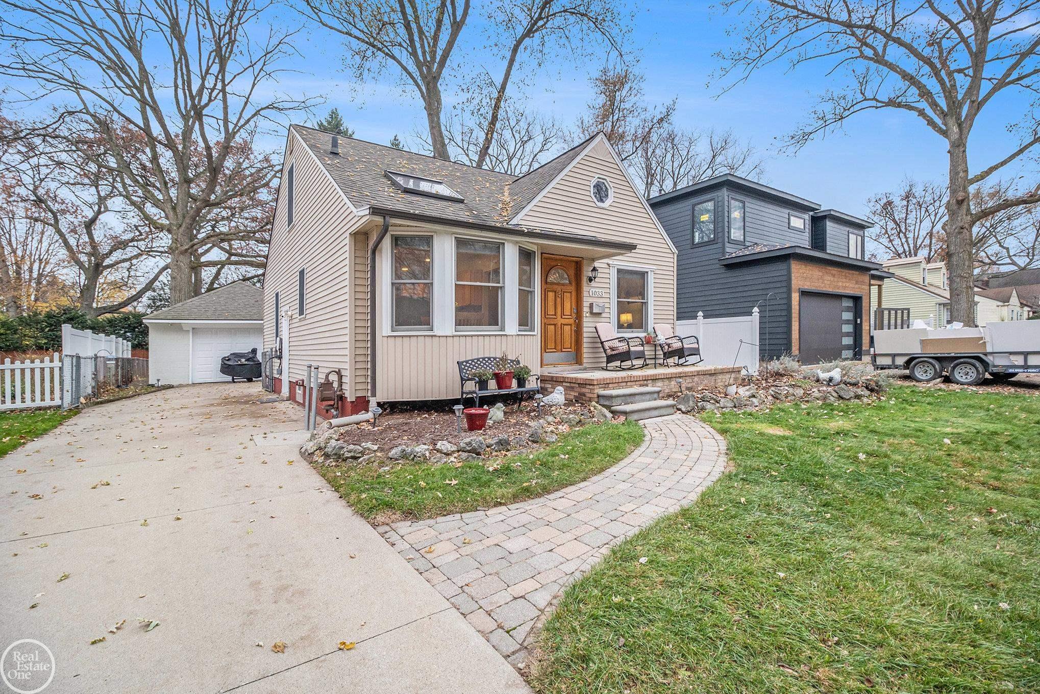 1033 Butternut Avenue