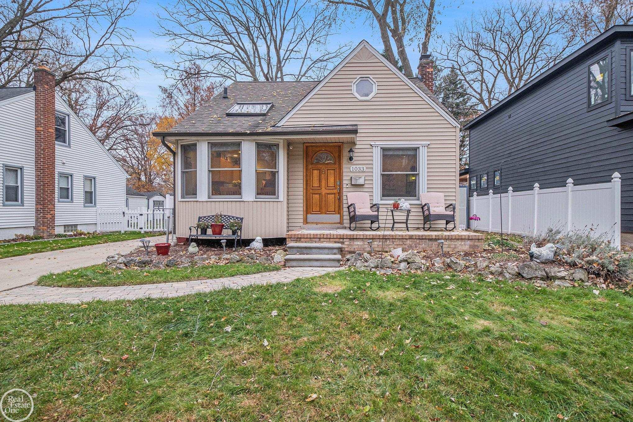 1033 Butternut Avenue