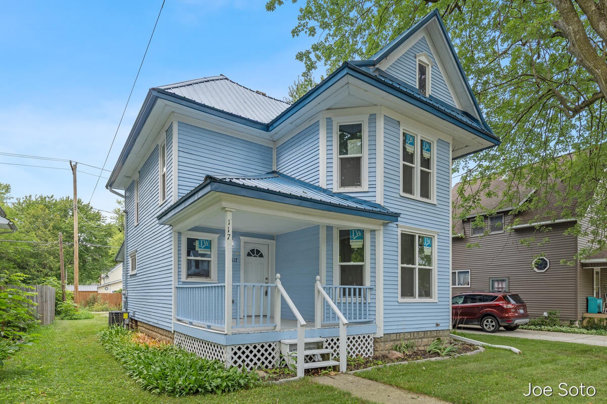 117 E Wright Avenue