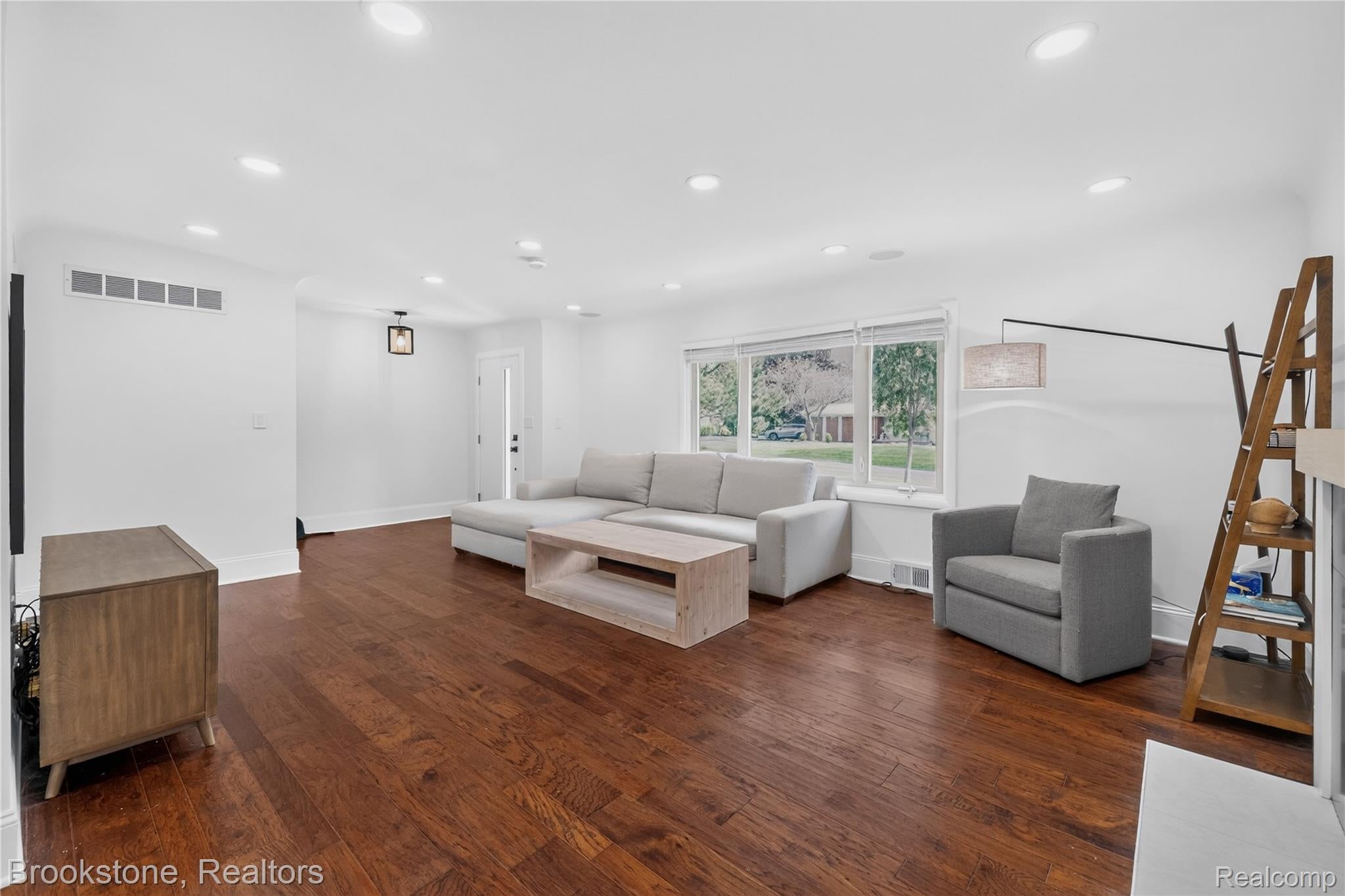 2768 Hillendale Drive