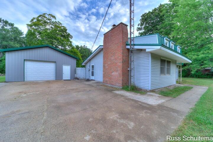 1880 E Michillinda Road