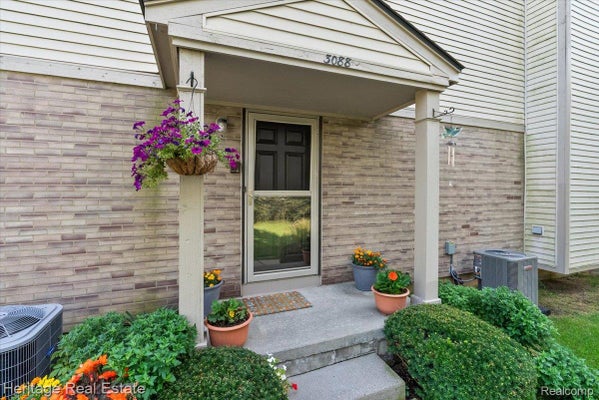 3088 HIGH POINTE RIDGE RD, LAKE ORION, MI 48359 - Image 766c828995dd97b4b7cb90f5a333bc6a/2578429892