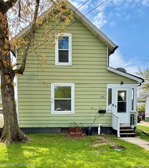 810 E Beecher Street Adrian City MI 49221