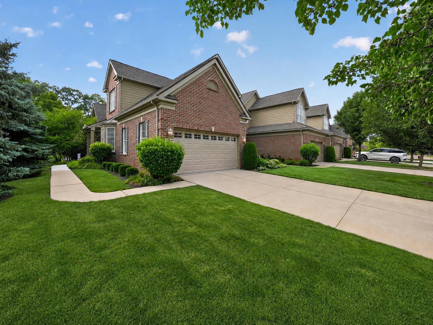 44742 Broadmoor Circle N
