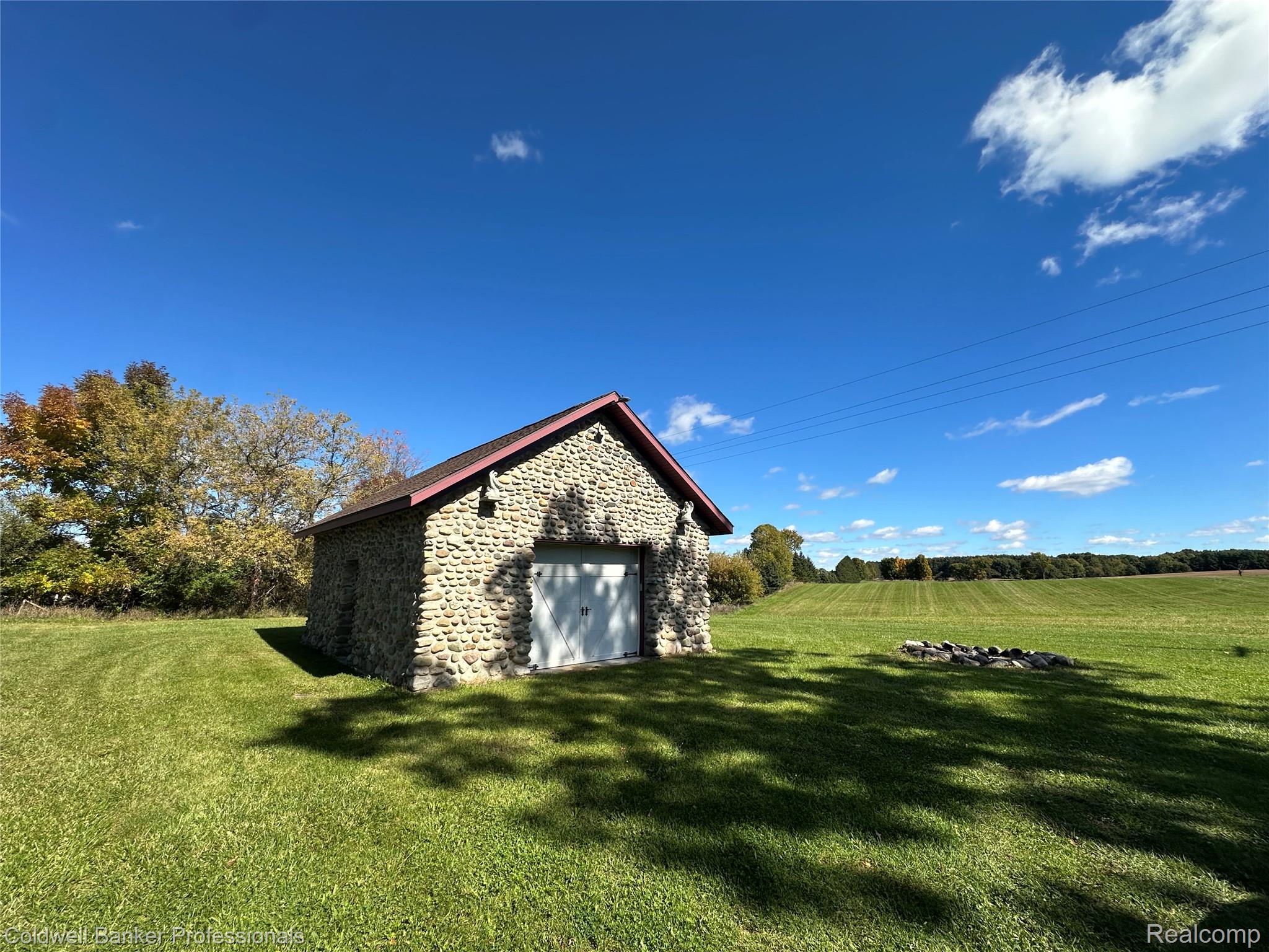 1187 Hadley Road