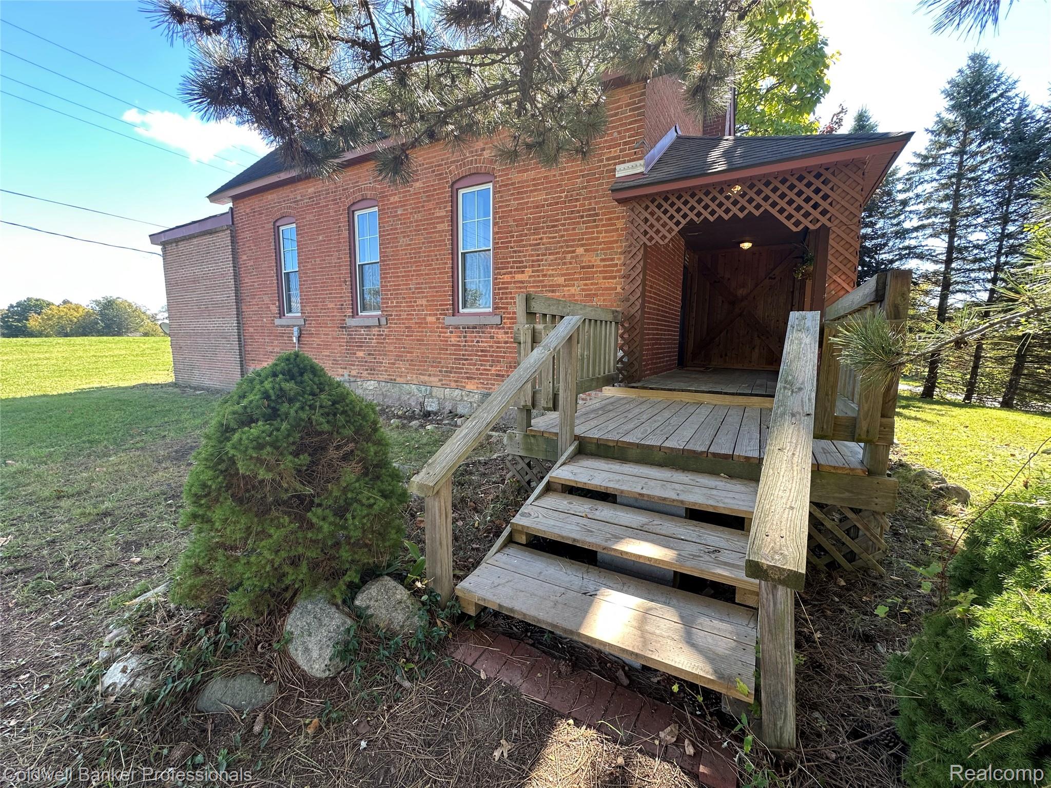 1187 Hadley Road