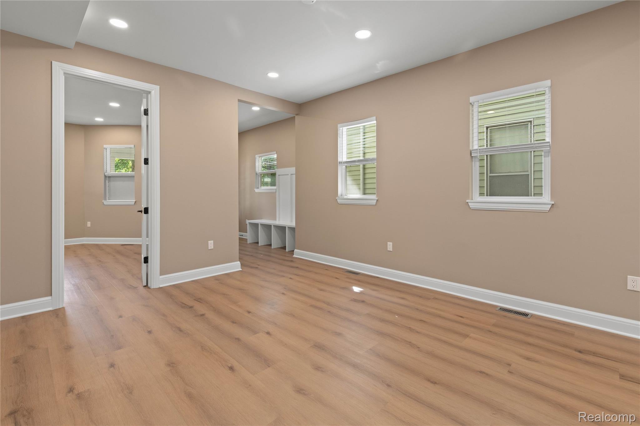 Detroit City, Michigan 48209, United States, 2 Bedrooms Bedrooms, ,1 BathroomBathrooms,Residential,Active,159466