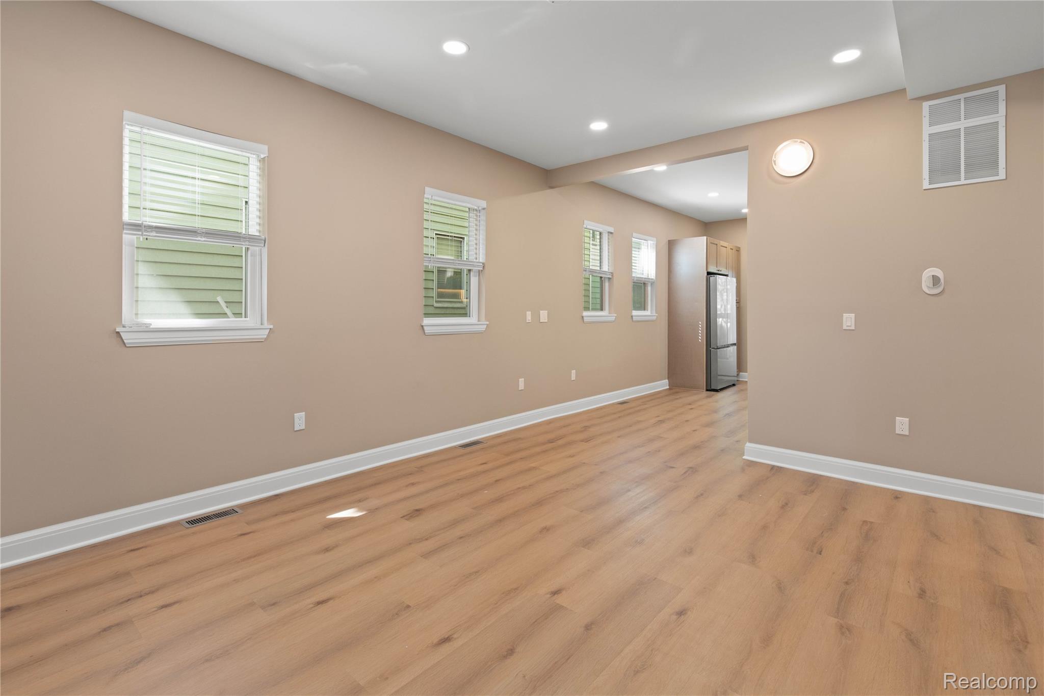 Detroit City, Michigan 48209, United States, 2 Bedrooms Bedrooms, ,1 BathroomBathrooms,Residential,Active,159466