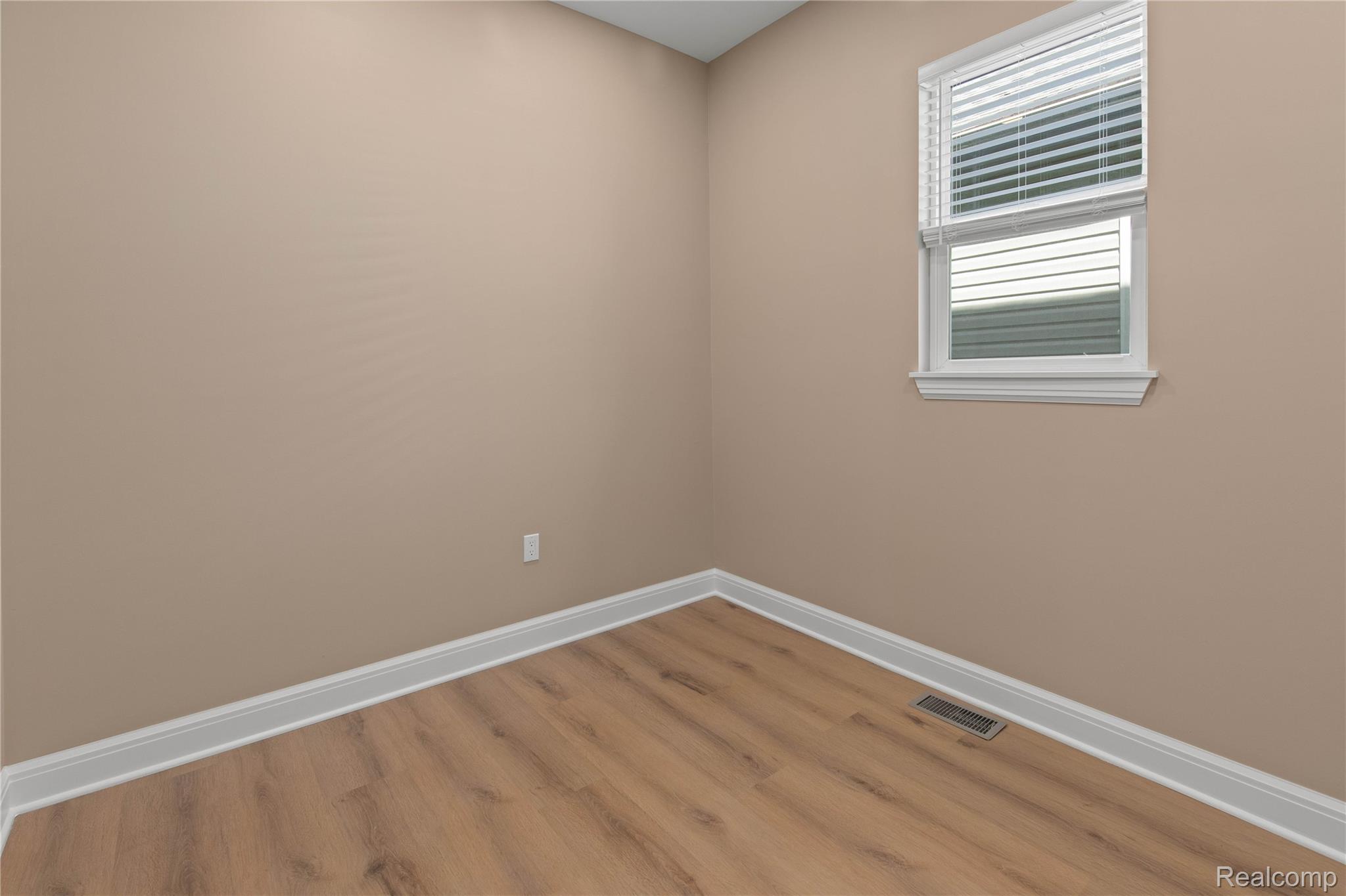 Detroit City, Michigan 48209, United States, 2 Bedrooms Bedrooms, ,1 BathroomBathrooms,Residential,Active,159466