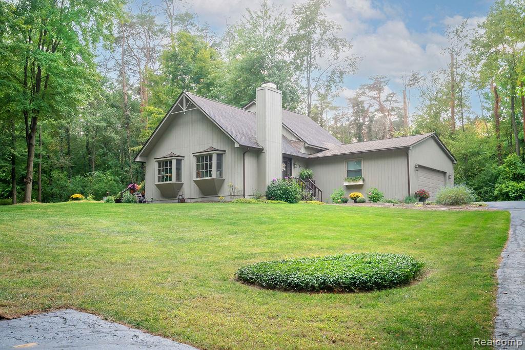 9256 Pine Hill Trail