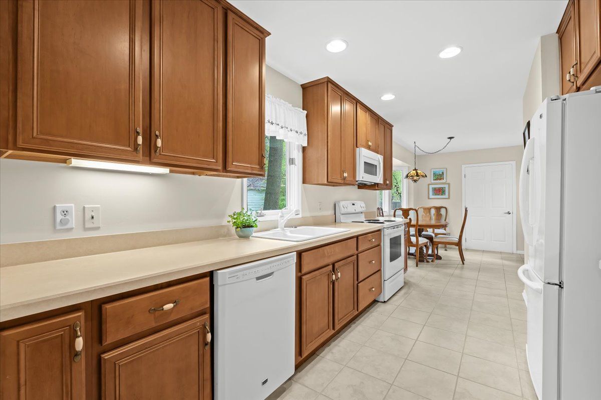 21290 JUNIPER Court 76