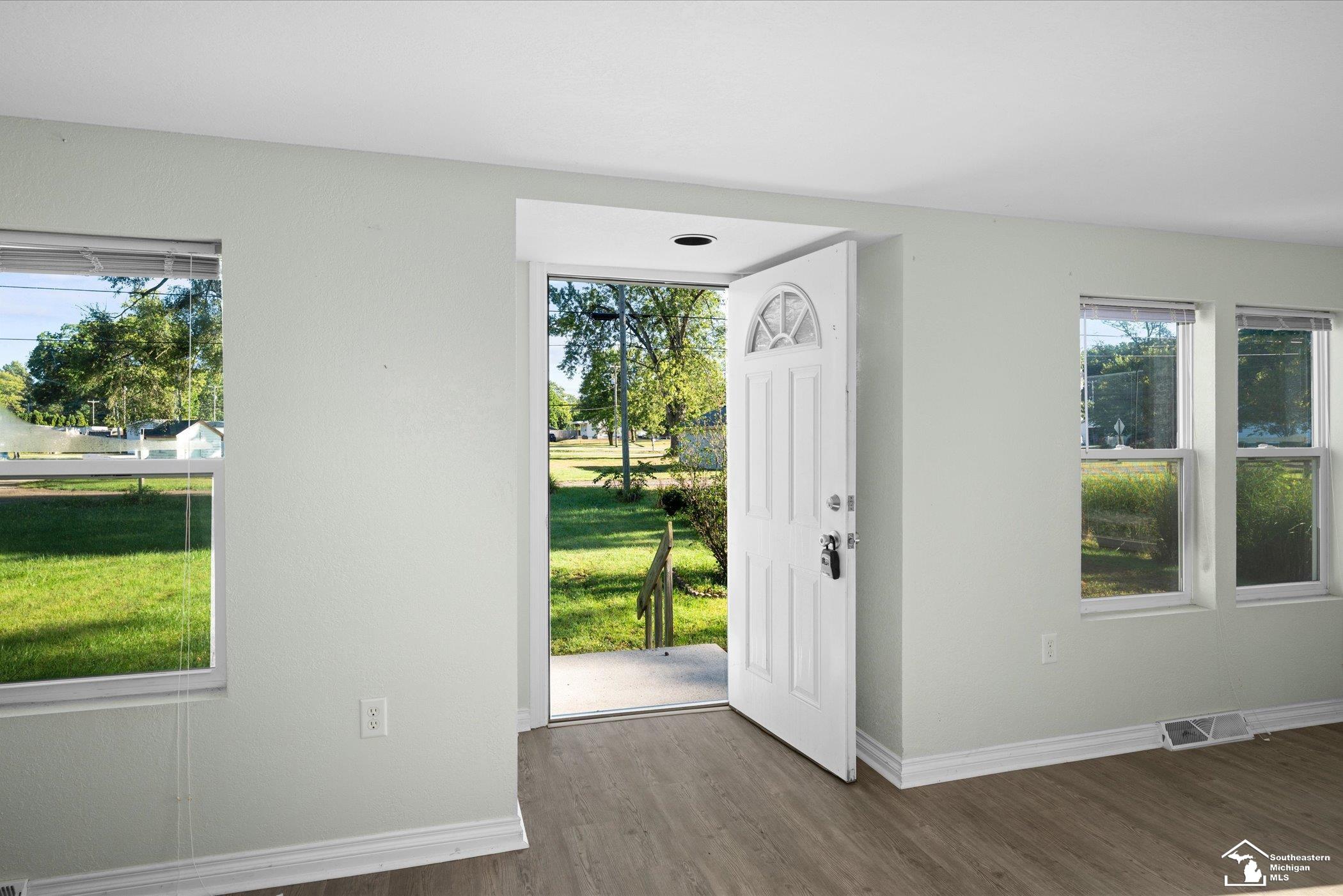 3157 Maplewood Avenue