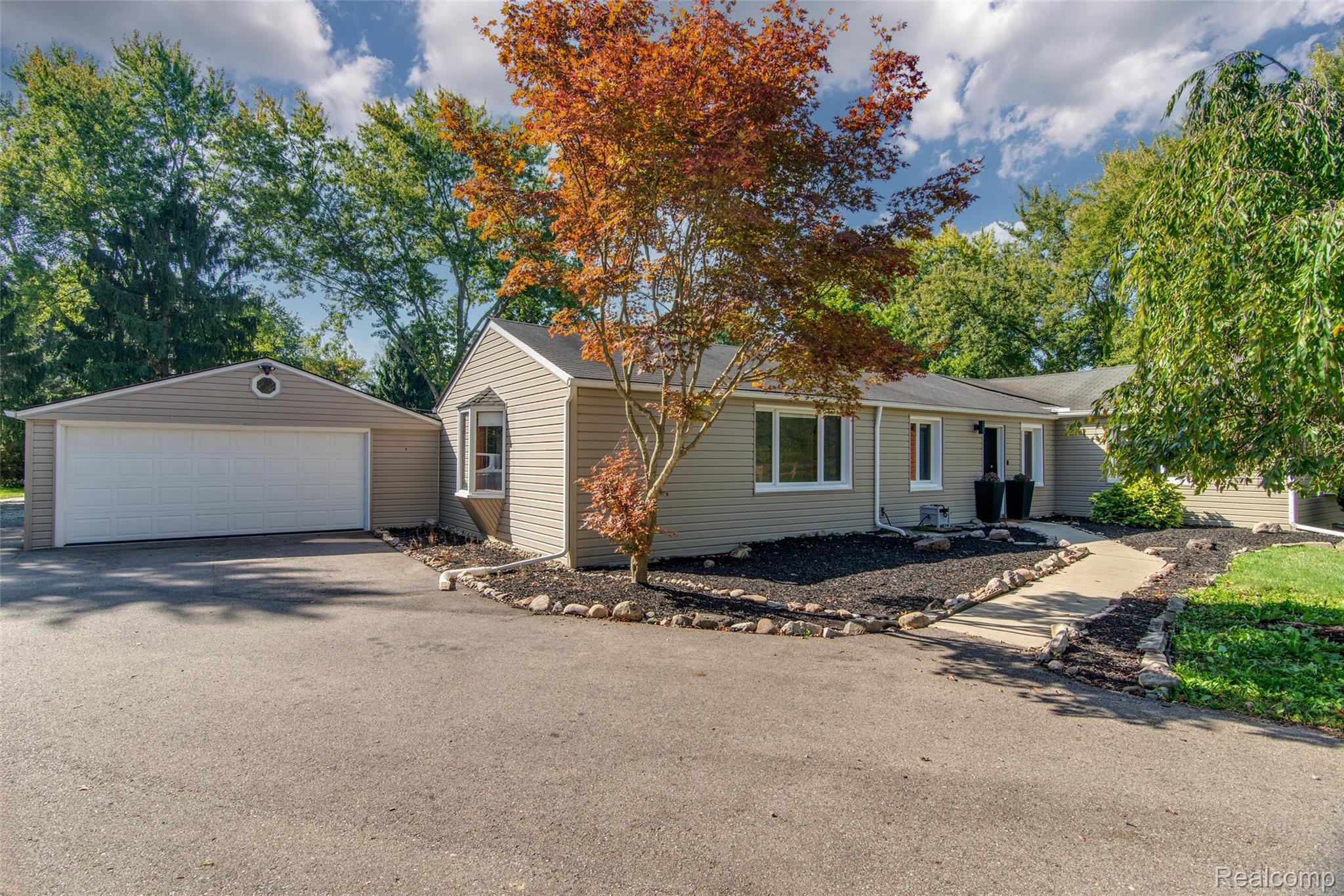 6810 N Territorial Road