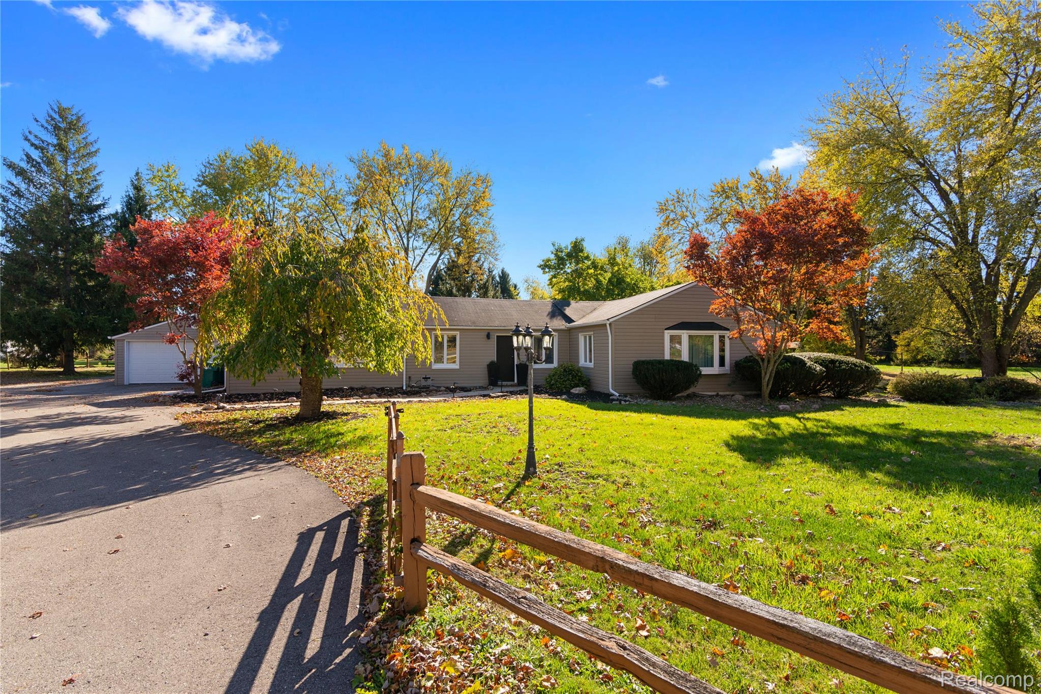 6810 N Territorial Road