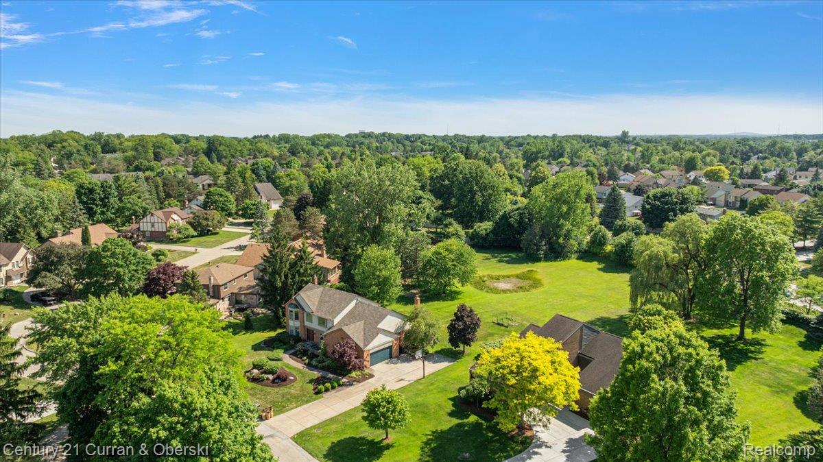 37125 Fox Glen