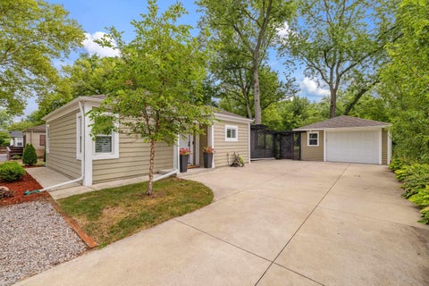 Photo of 3239 Crooks Rd, Rochester Hills City, MI 48309 (MLS # 58050218471)