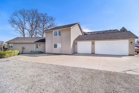 A home in WaterfordCharterTownship_Oakland