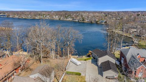A home in WaterfordCharterTownship_Oakland