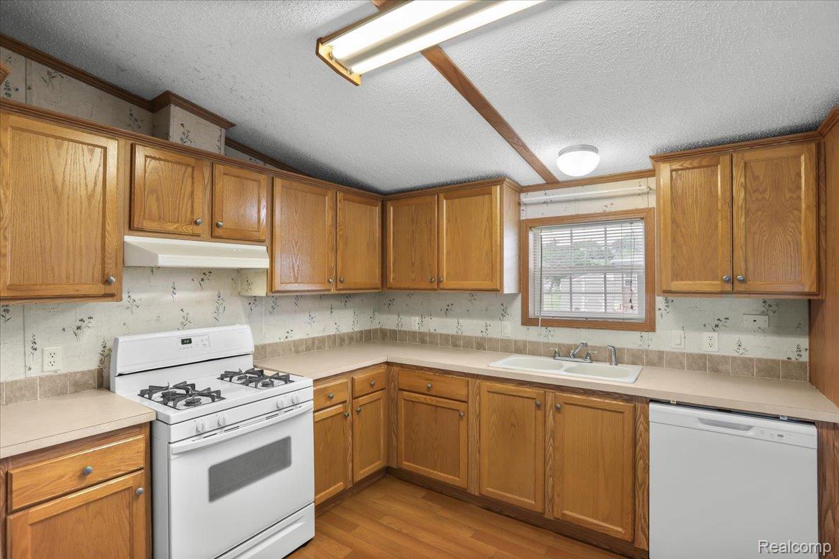 Brandon Charter Township, Michigan 48348, United States, 3 Bedrooms Bedrooms, ,2 BathroomsBathrooms,Residential,Active,160921