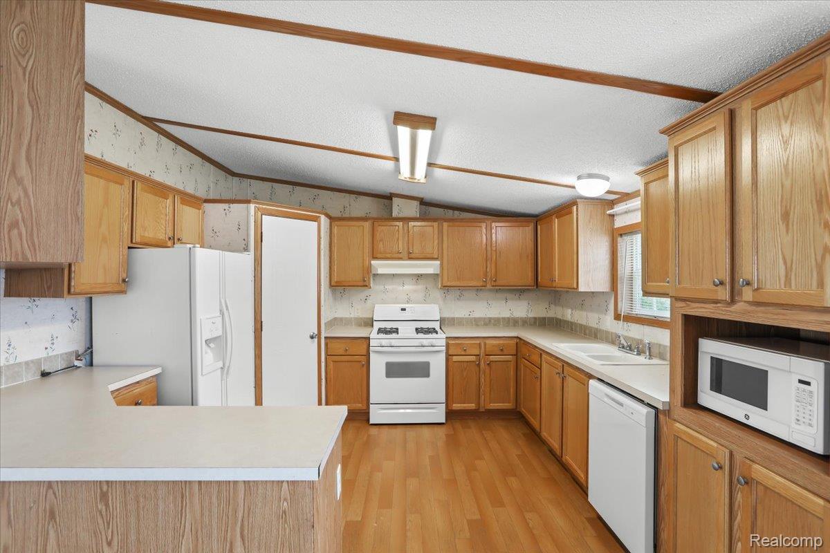 Brandon Charter Township, Michigan 48348, United States, 3 Bedrooms Bedrooms, ,2 BathroomsBathrooms,Residential,Active,160921