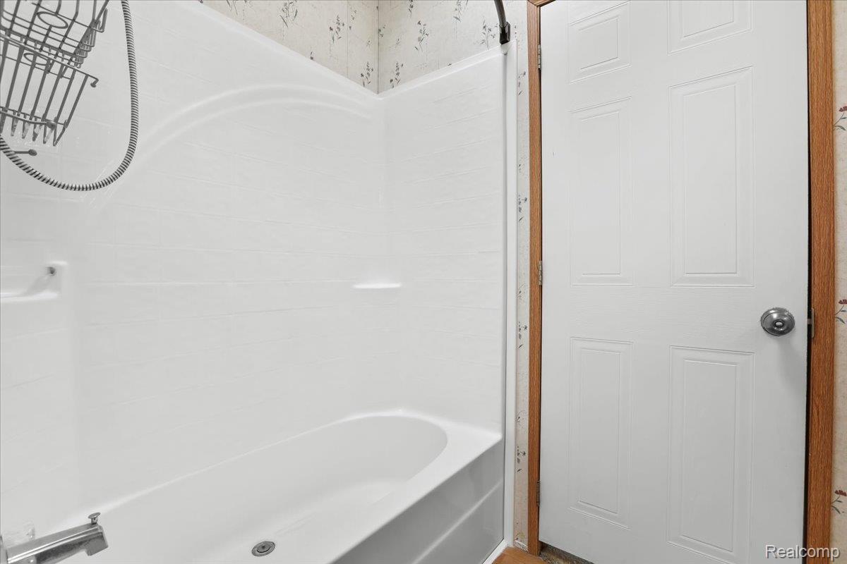 Brandon Charter Township, Michigan 48348, United States, 3 Bedrooms Bedrooms, ,2 BathroomsBathrooms,Residential,Active,160921