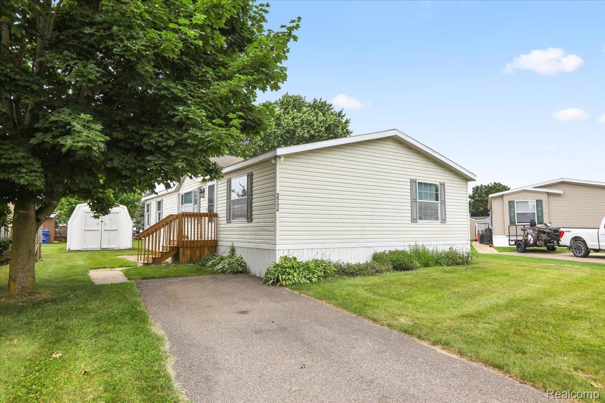 Brandon Charter Township, Michigan 48348, United States, 3 Bedrooms Bedrooms, ,2 BathroomsBathrooms,Residential,Active,160921