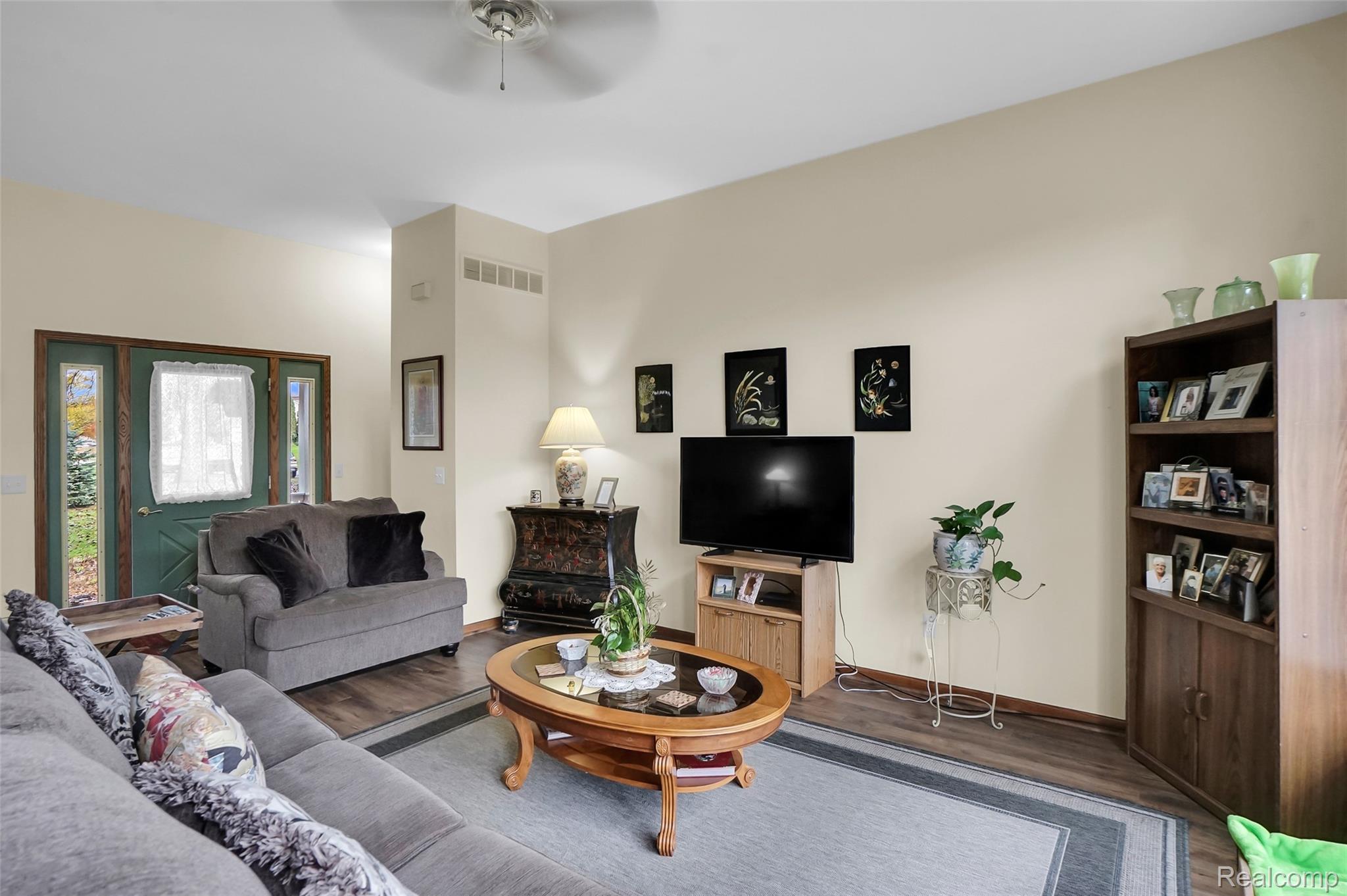 8127 Goldenrod Court