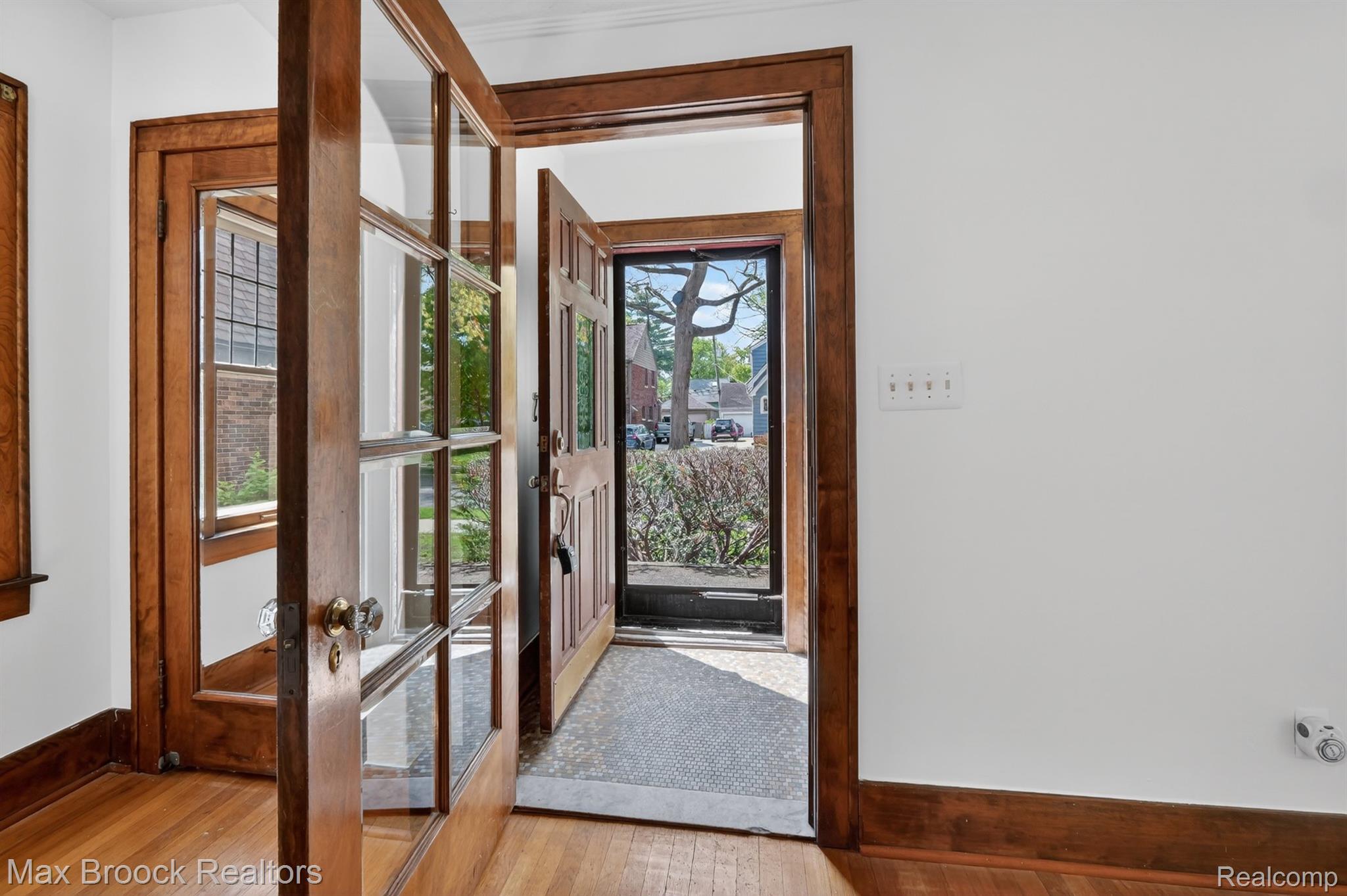 642 W Maplehurst Street