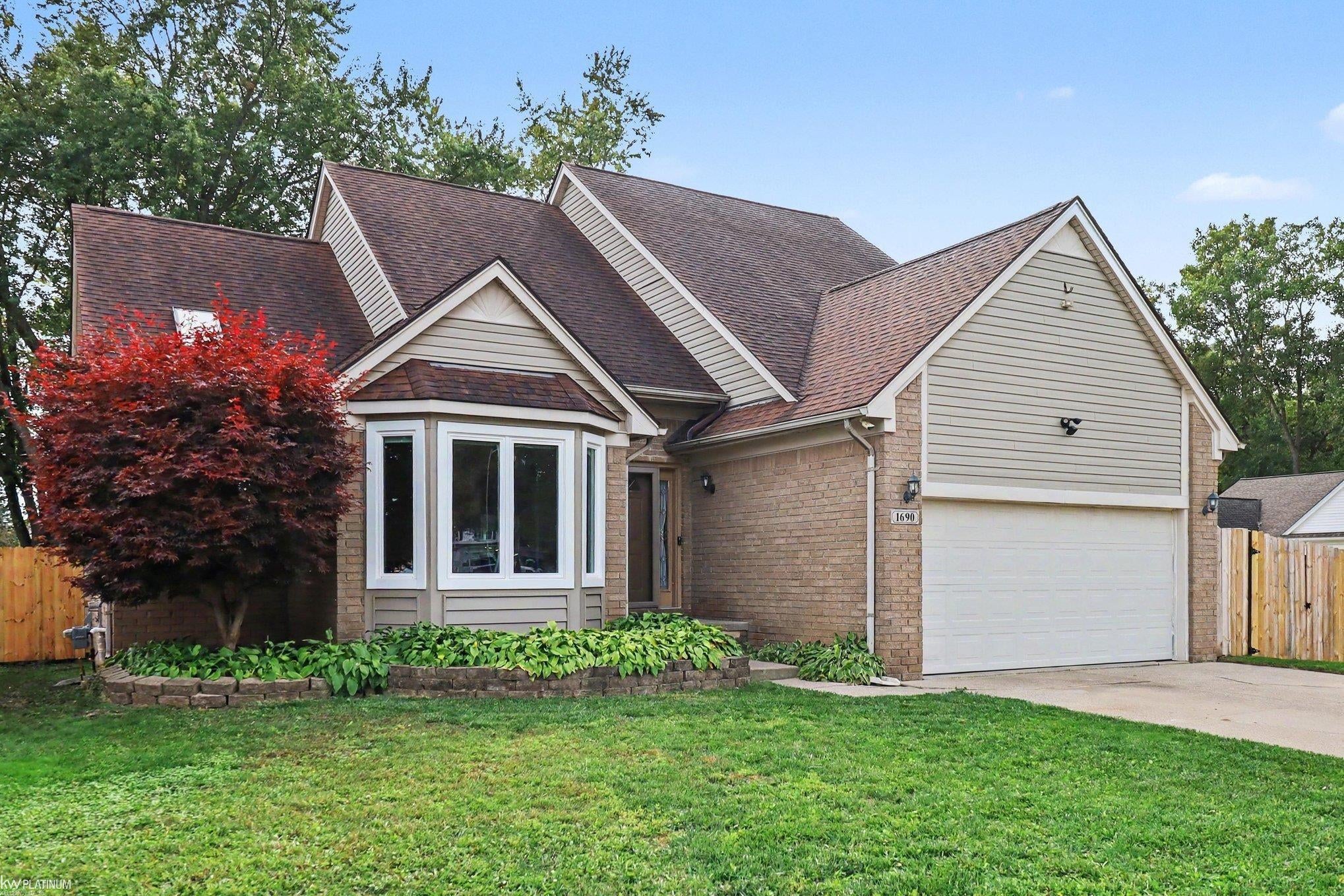 1690 Castlewood Drive