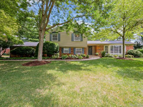 5611 Priory Lane Bloomfield Hills City MI 48301