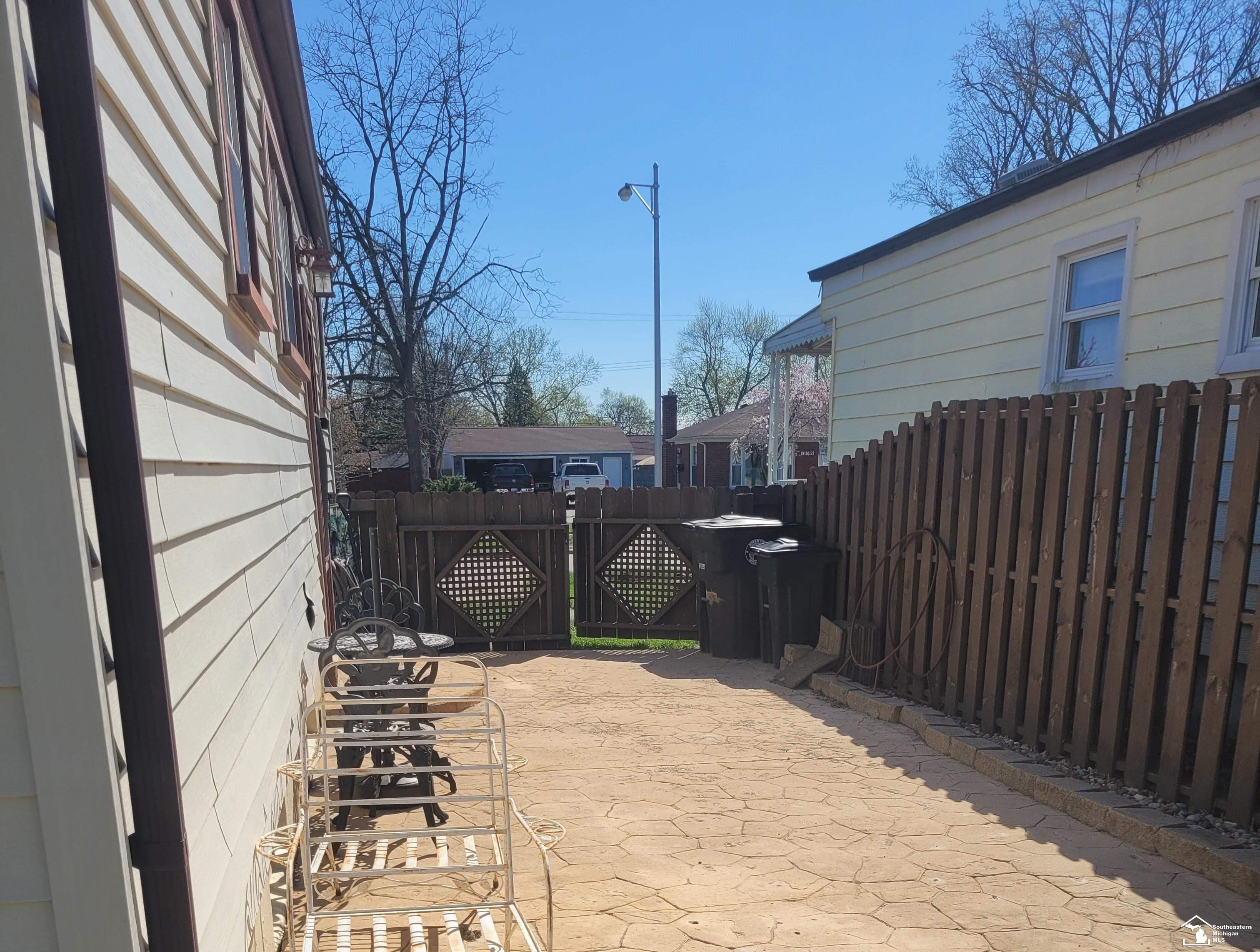 18082 Ray Street