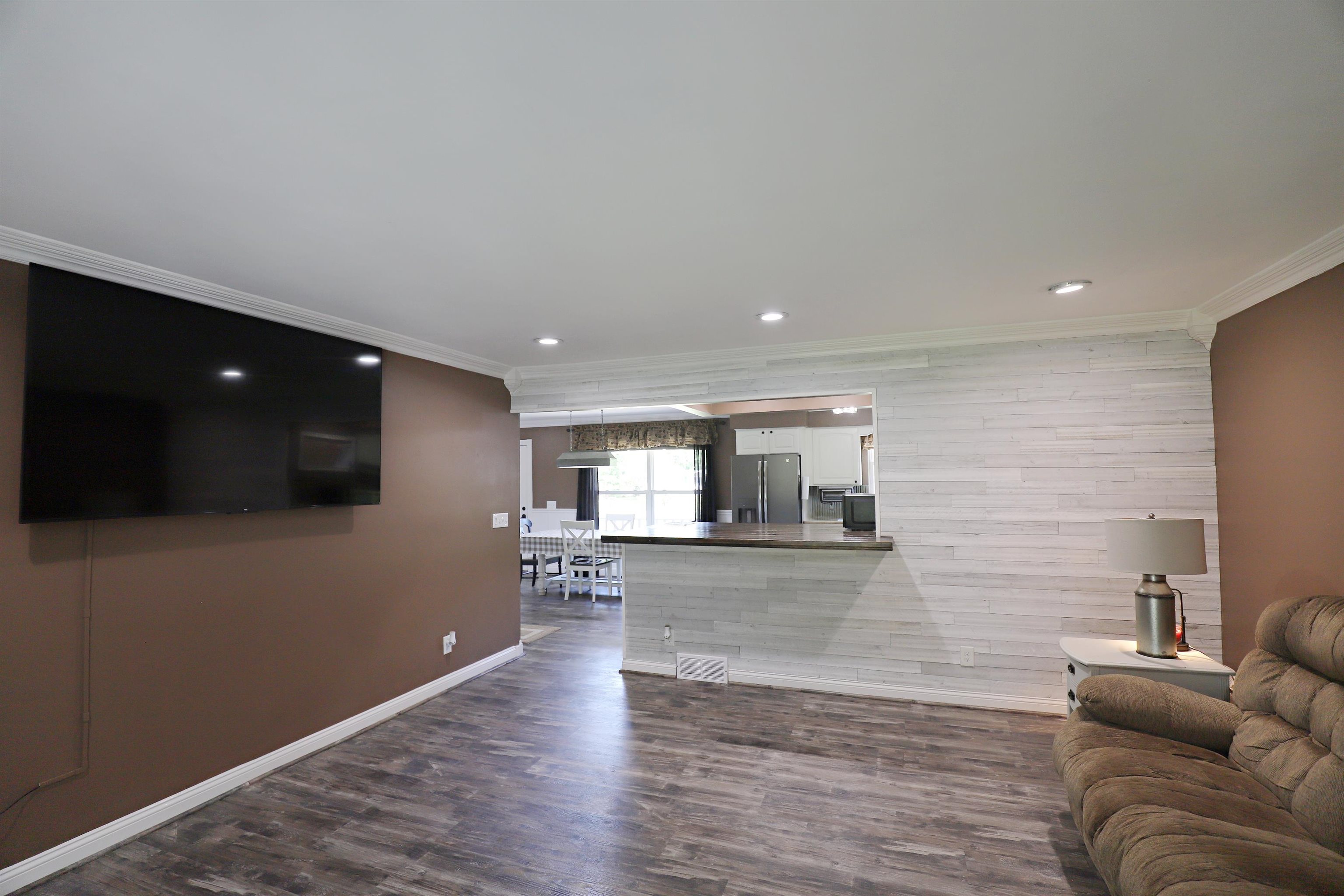 6285 Chicago Road