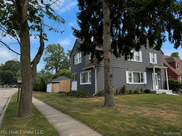890 Spence Street
