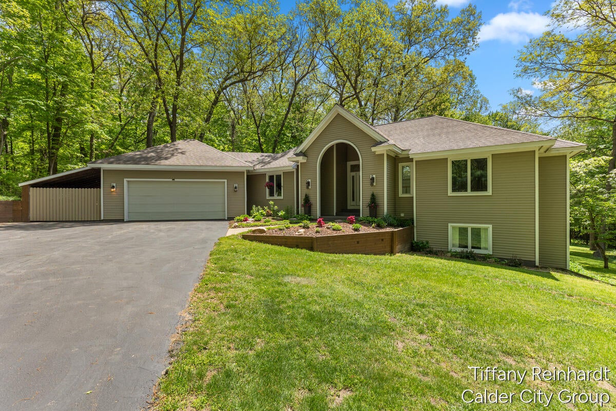 2760 Tyler Trail SE