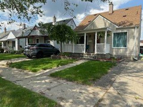 2316 DETROIT Avenue Lincoln Park City MI 48146