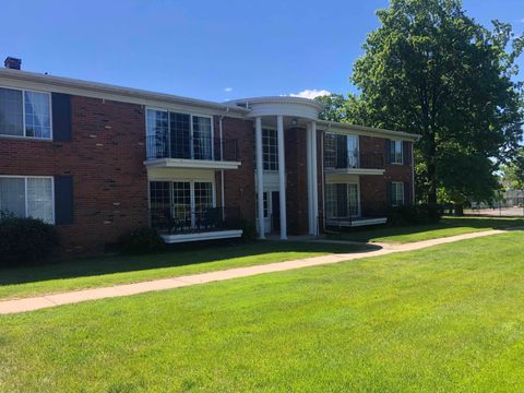 430 FOX HILLS Drive N A-5 Bloomfield Charter Township Oakland MI 48304