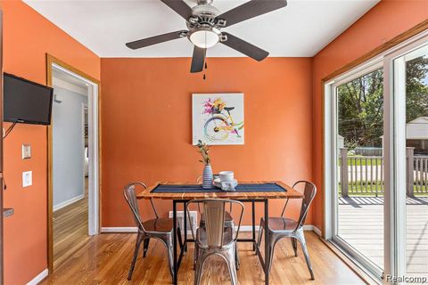 Tiny photo for 2633 N Wilson Avenue, Royal Oak City, MI 48073 (MLS # 20261040693)