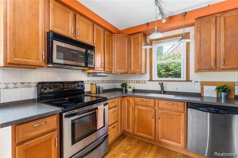 Tiny photo for 2633 N Wilson Avenue, Royal Oak City, MI 48073 (MLS # 20261040693)