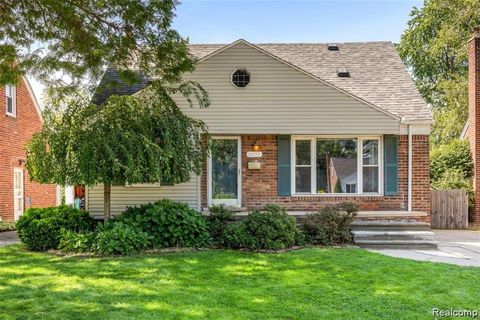 Photo of 2633 N Wilson Avenue, Royal Oak City, MI 48073 (MLS # 20261040693)