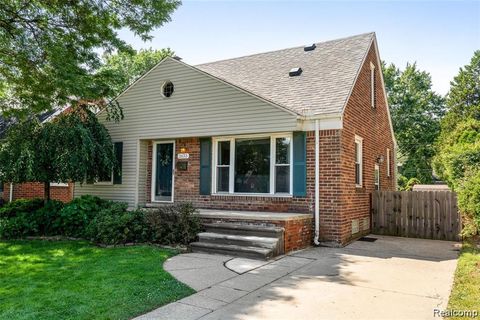 Tiny photo for 2633 N Wilson Avenue, Royal Oak City, MI 48073 (MLS # 20261040693)