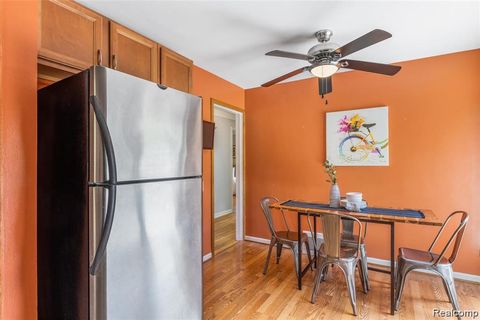 Tiny photo for 2633 N Wilson Avenue, Royal Oak City, MI 48073 (MLS # 20261040693)