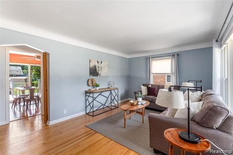 Tiny photo for 2633 N Wilson Avenue, Royal Oak City, MI 48073 (MLS # 20261040693)