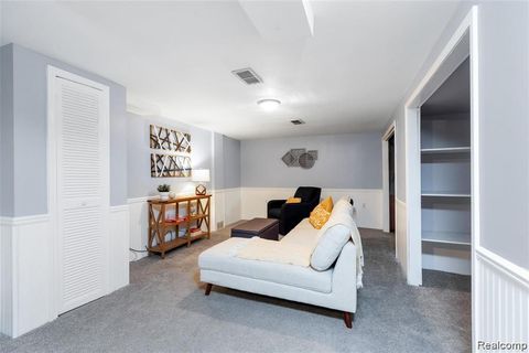 Tiny photo for 2633 N Wilson Avenue, Royal Oak City, MI 48073 (MLS # 20261040693)